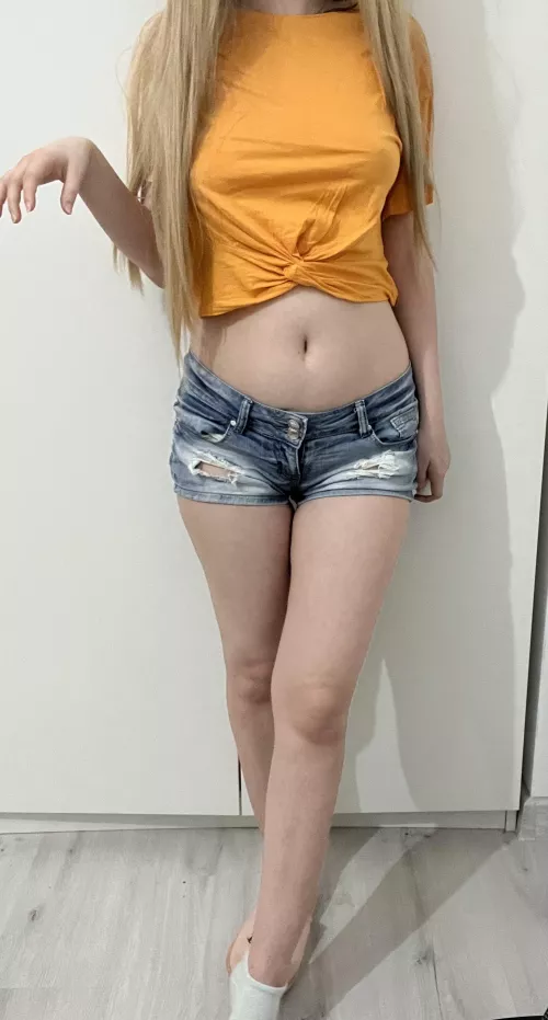 Sexy blonde by kinkyhotdreams