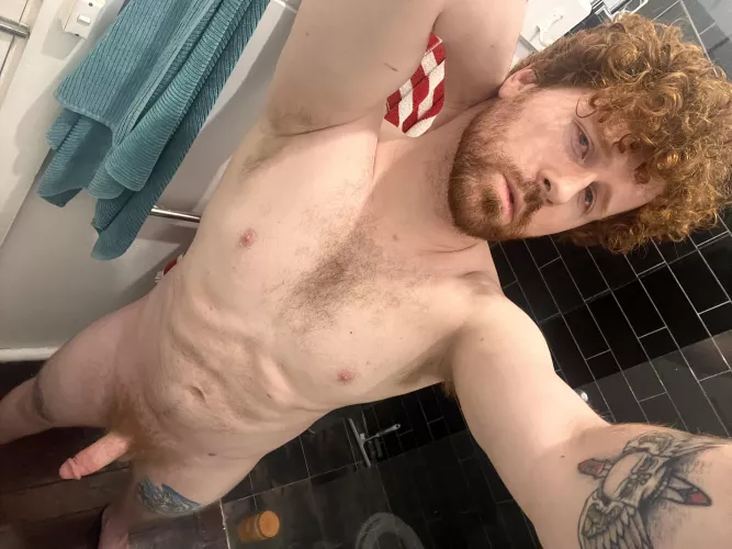 Showing off my ginger curls by papiginge