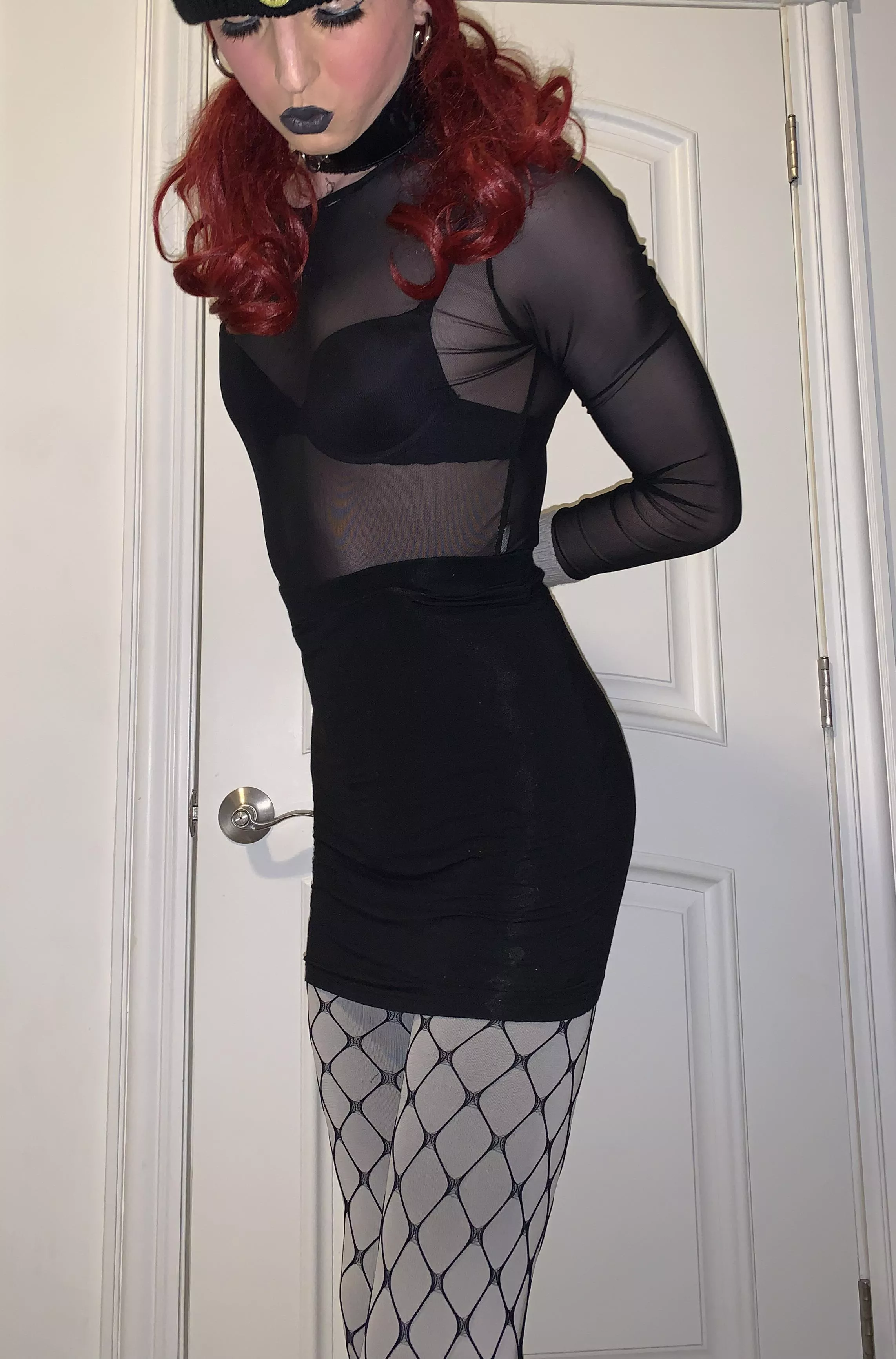 Shy sissy posted by lilyenfem