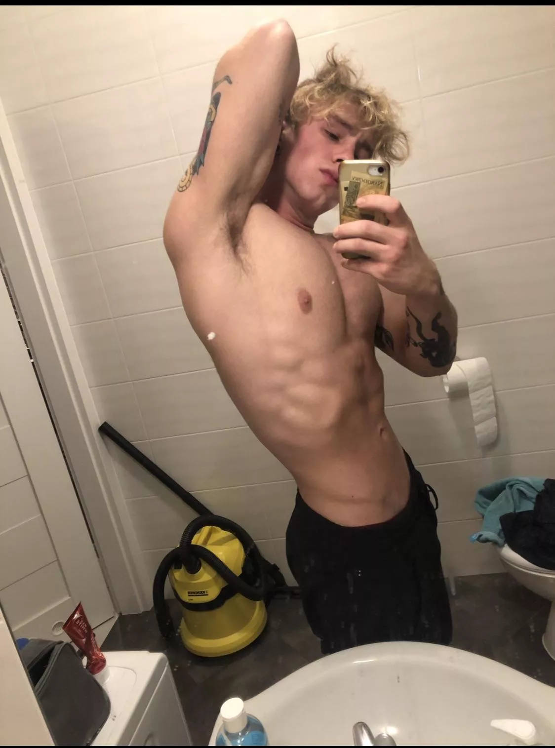 Something is showing;) posted by haael12