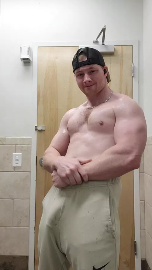 the weather got the(M) sweats coming back out by ribbed4urPleasure