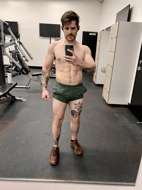 Today’s gym bod…should I get naked? by Environmental-Put340