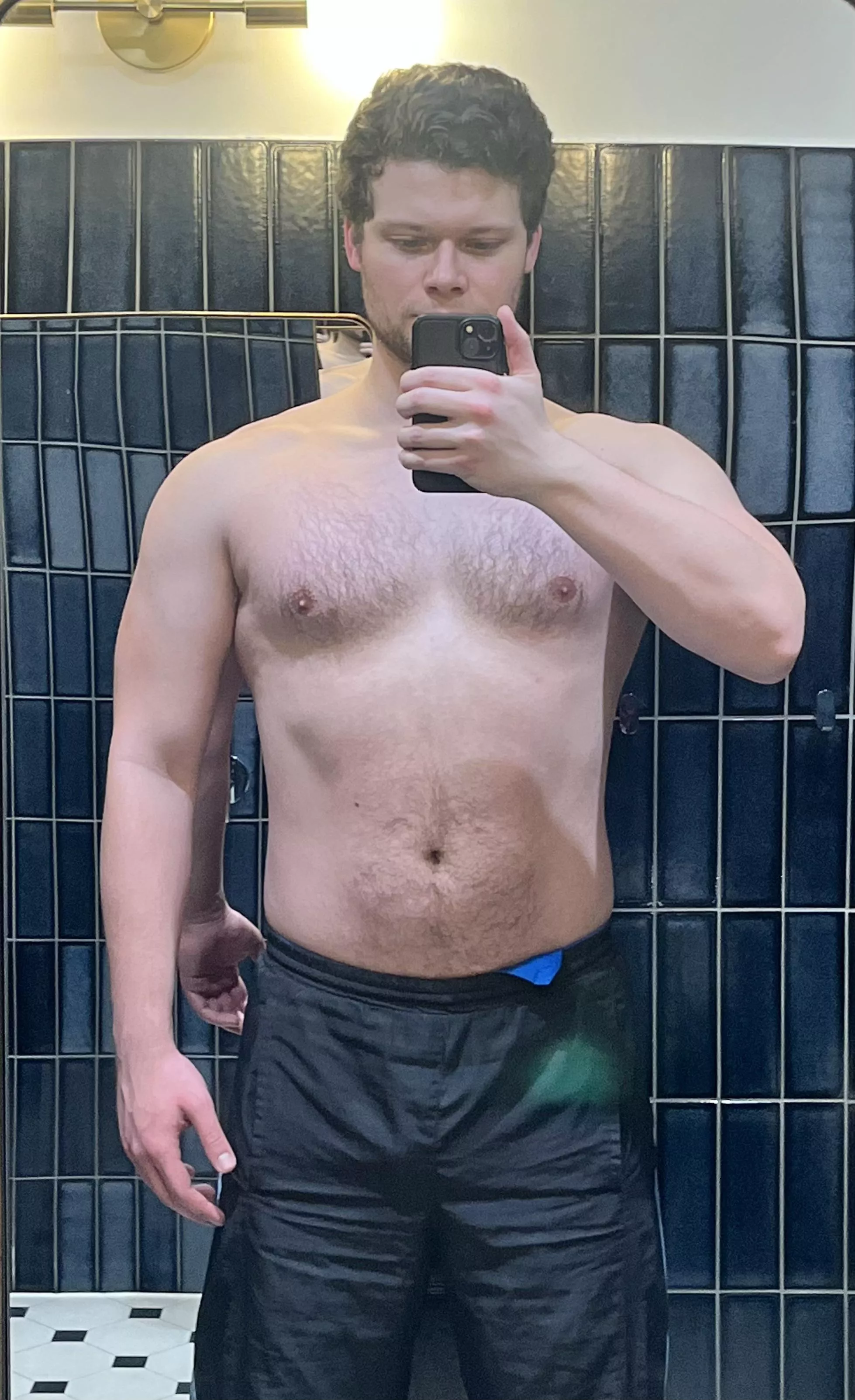 Was on a hen do last night. The sight of the male performers (ahem) sent me straight back to the gym 😂 🏳️‍🌈 💪 posted by The_Ollicle