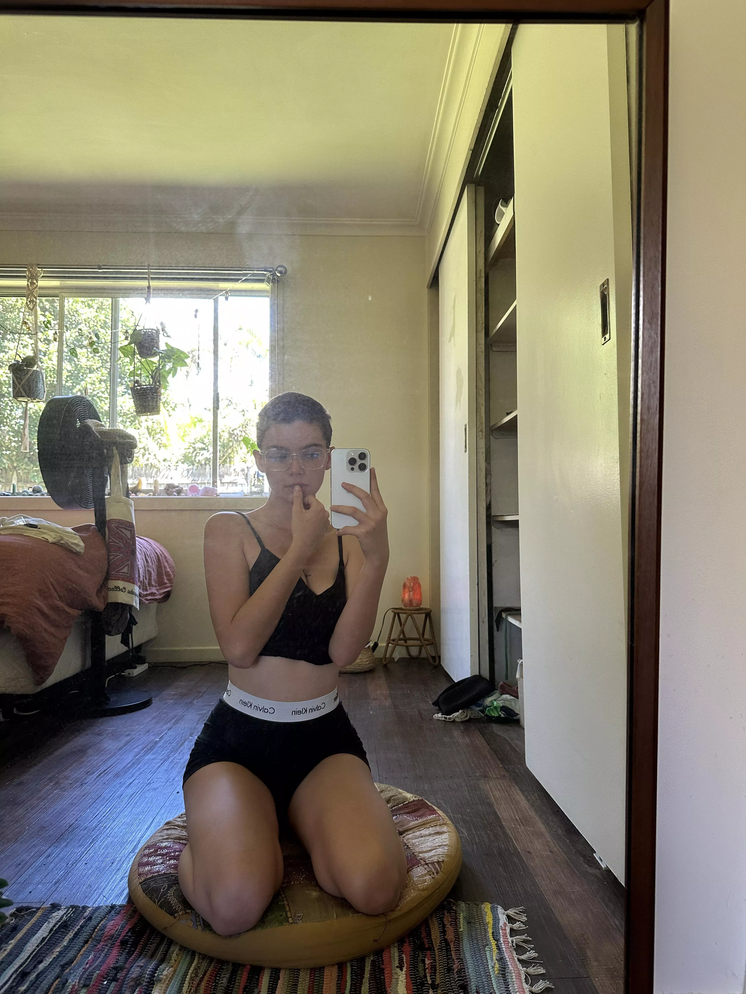 what do you think of my haircut lovely’s? Hairs not in the way when you sit on my face 👅 posted by tahnakimberly