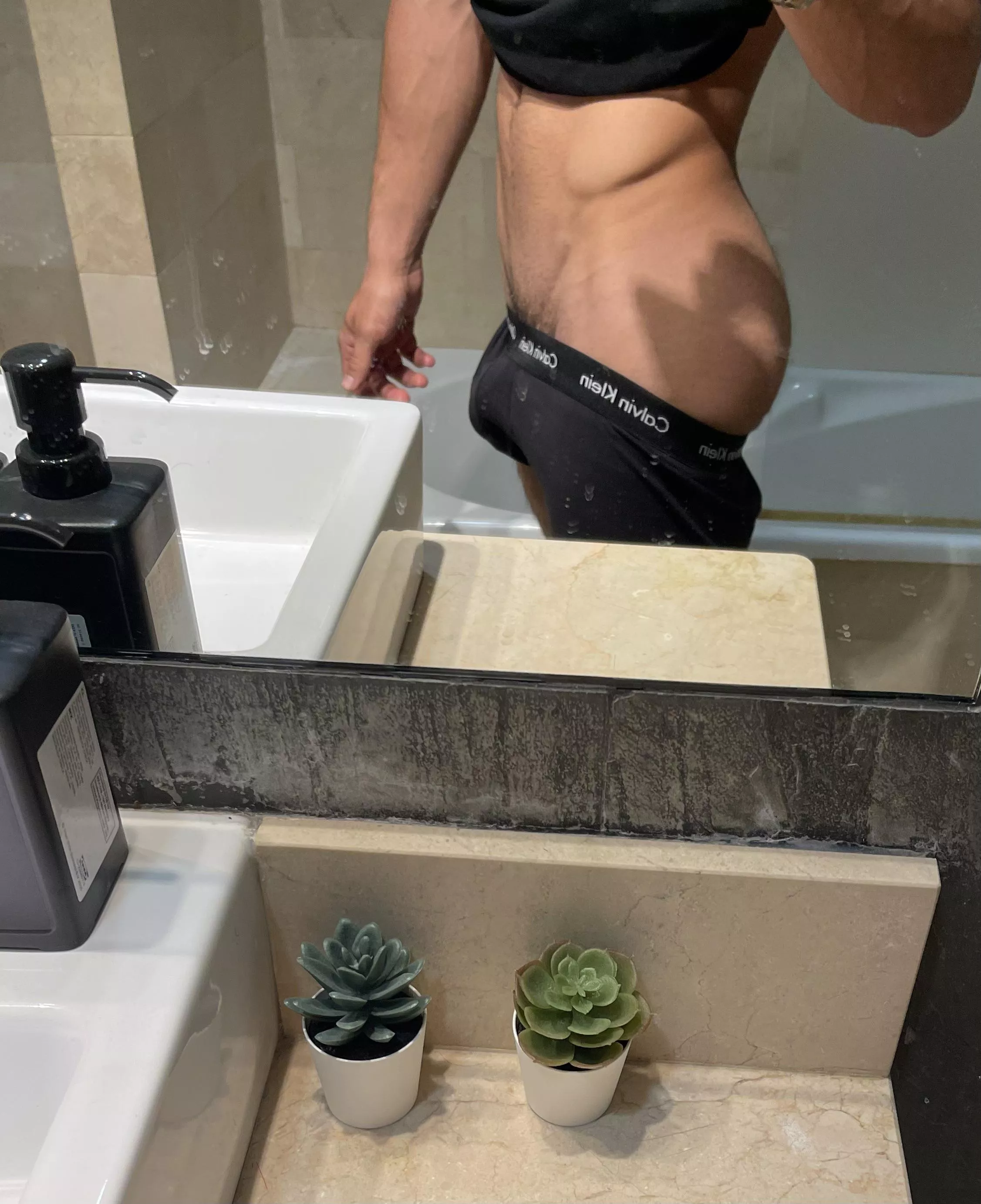 Would u worship my ass? posted by superKoKhero