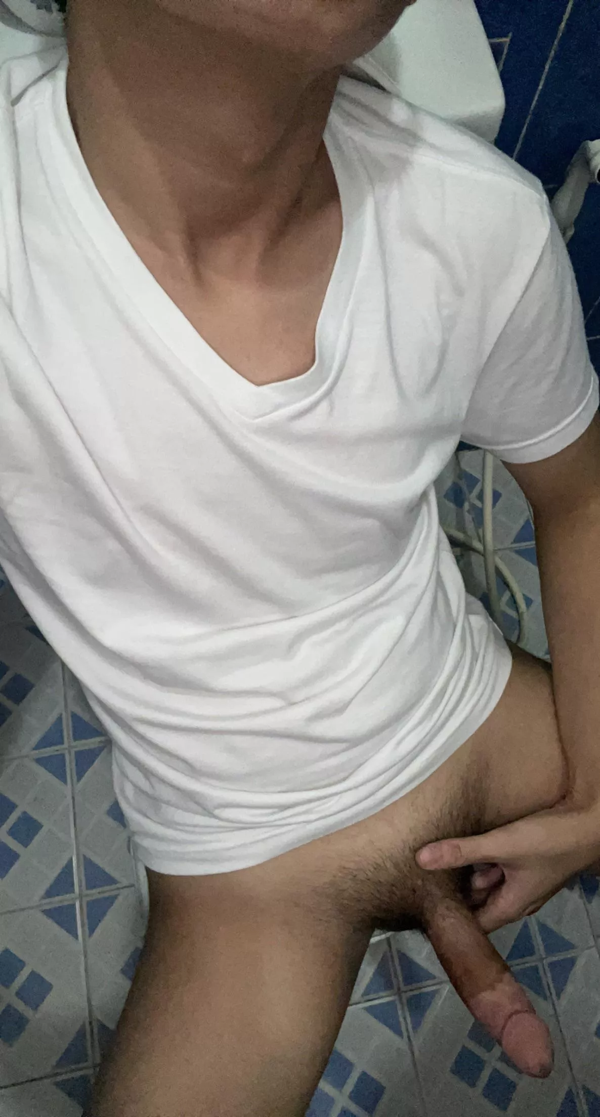 18 horny hmu @magnus.png posted by jjaysterr