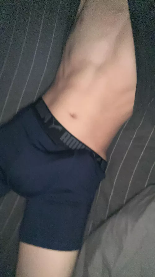 18 hung fit vers here add sendp73 on snap for sum fun ;) by Personal-Lynx6978