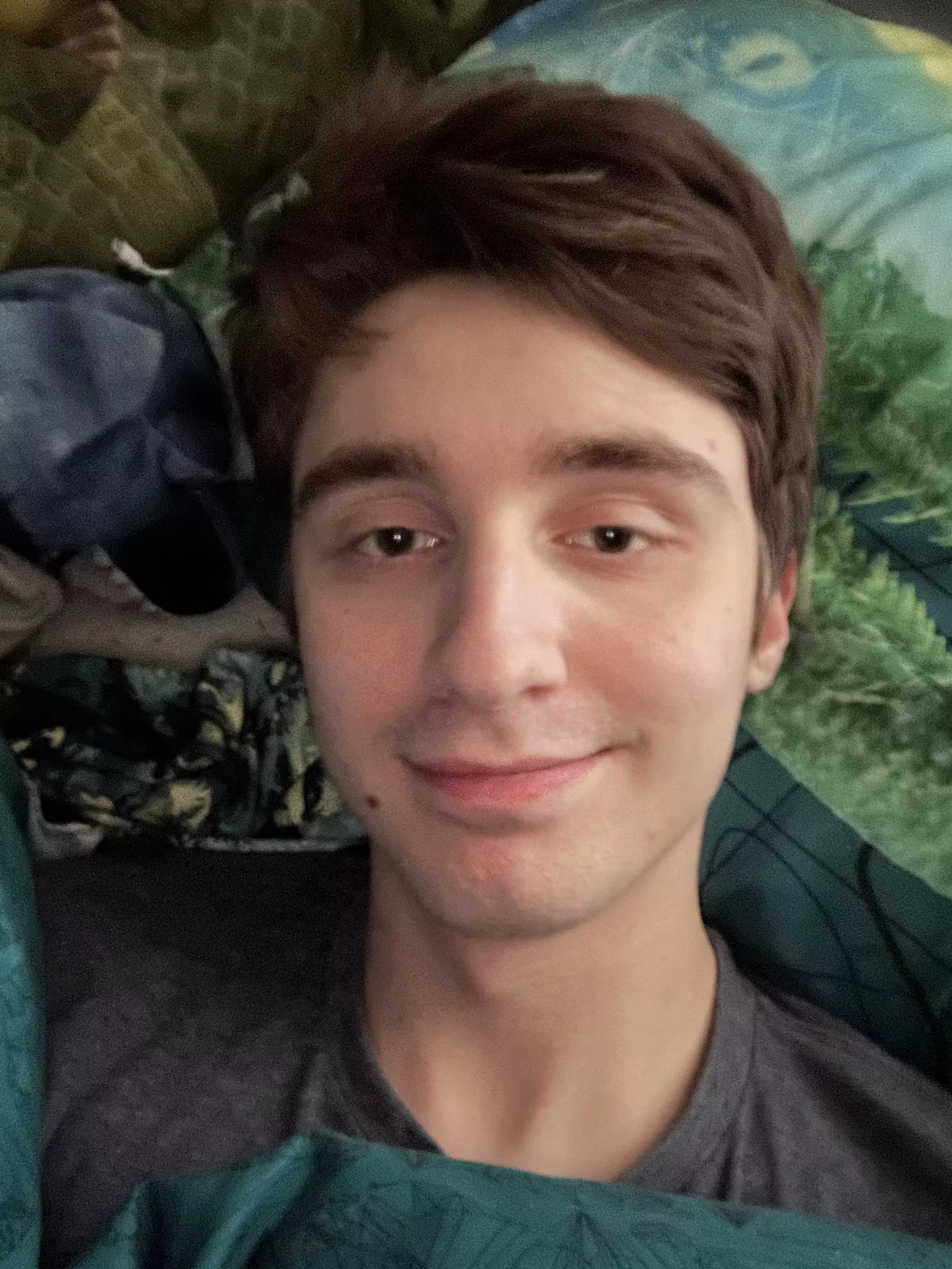 19 just trying to find cool guys around my age to talk to hmu with asl posted by Linhenykusking45