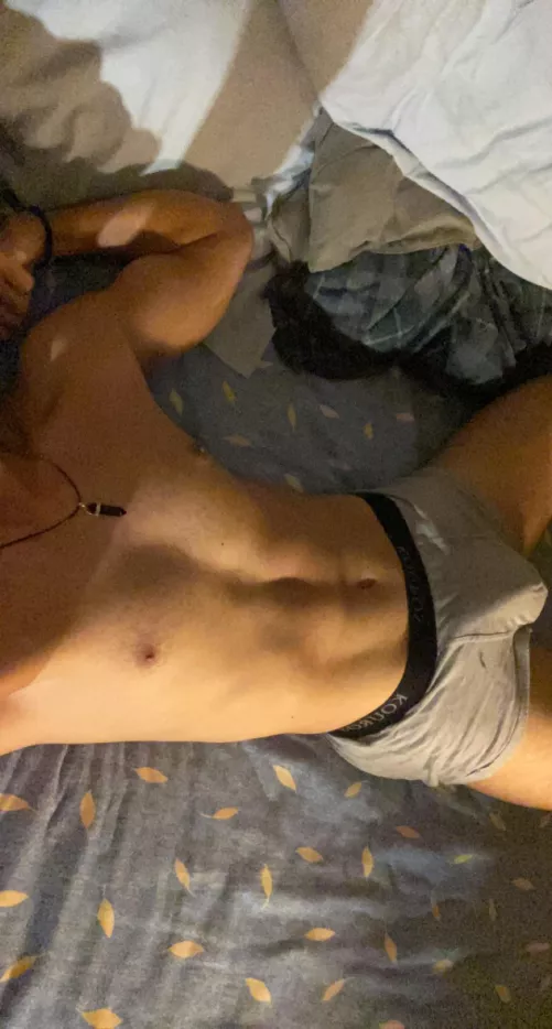 21 fit looking for fit and muscular guys. Hmu with body pic on vasilefski2023. by greek2022