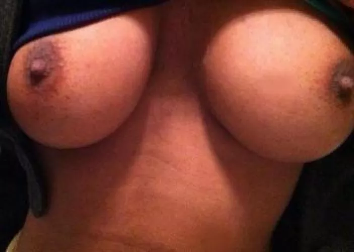 33 {F}…Please rate my boobs!!! ⬆️ by bm8742