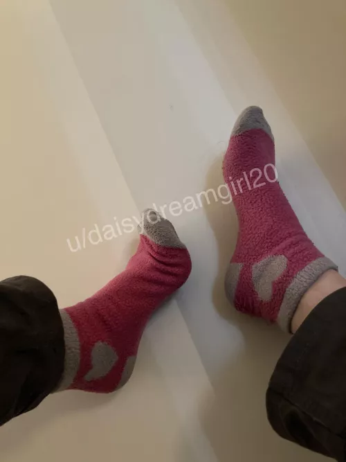 5 day wear fuzzy socks, they get so sweaty in my work boots [selling][us] by daisydreamgirl20
