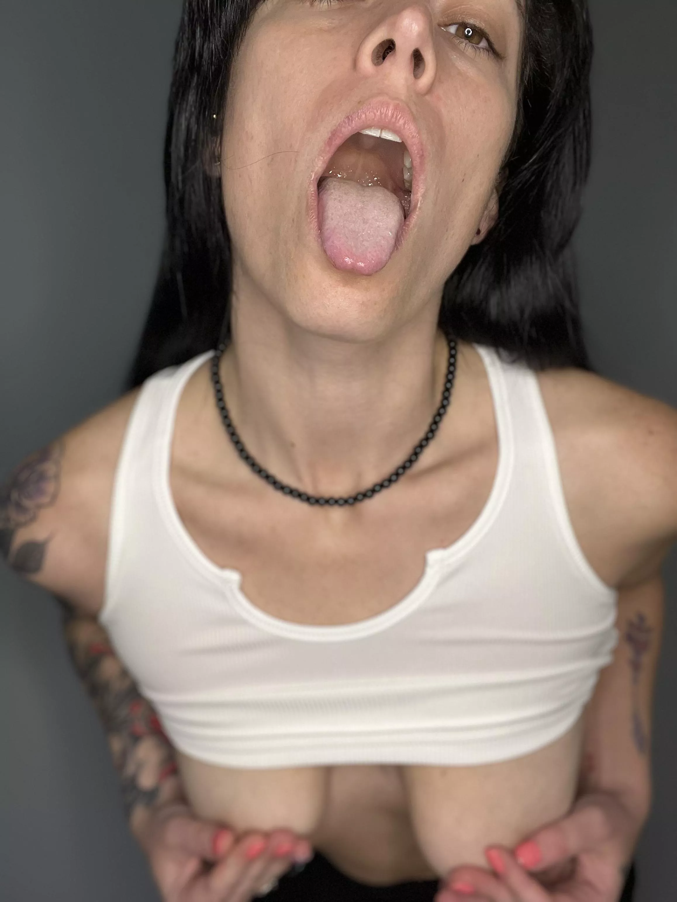 Aim for the back of my throat💦🤤 posted by Athomewithember