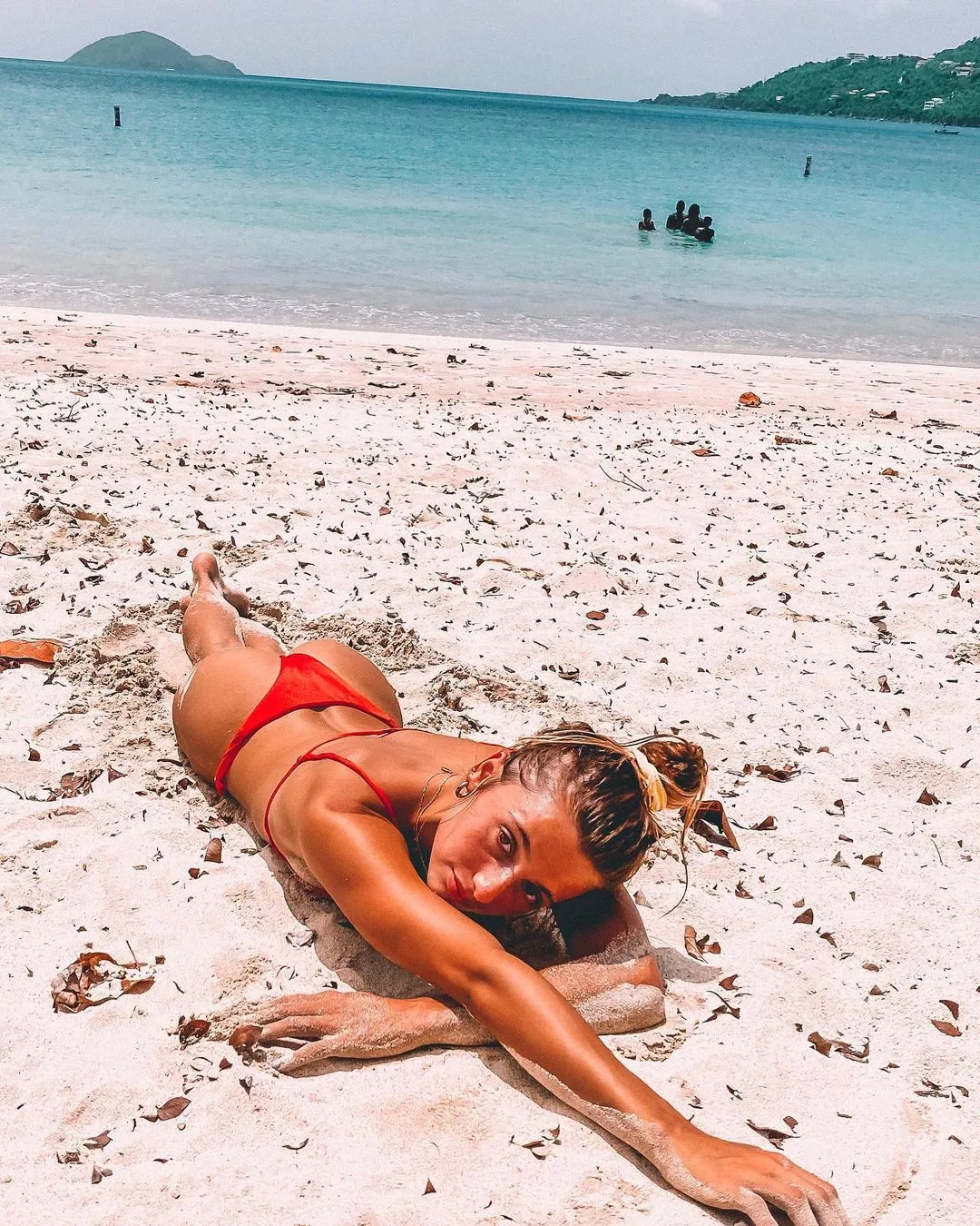 Beach booty posted by Wallydinger123