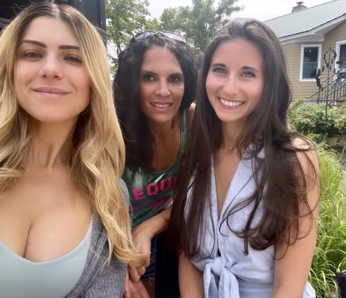 Blonde, Black or Brunette posted by TheOneWhoPostsYou