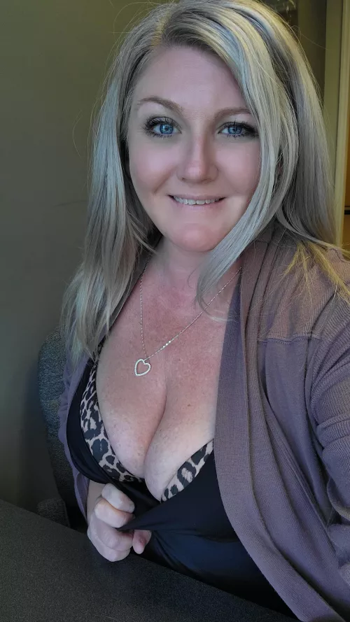 Come play peak-a-boo at my desk by Maddie_Lynn_69