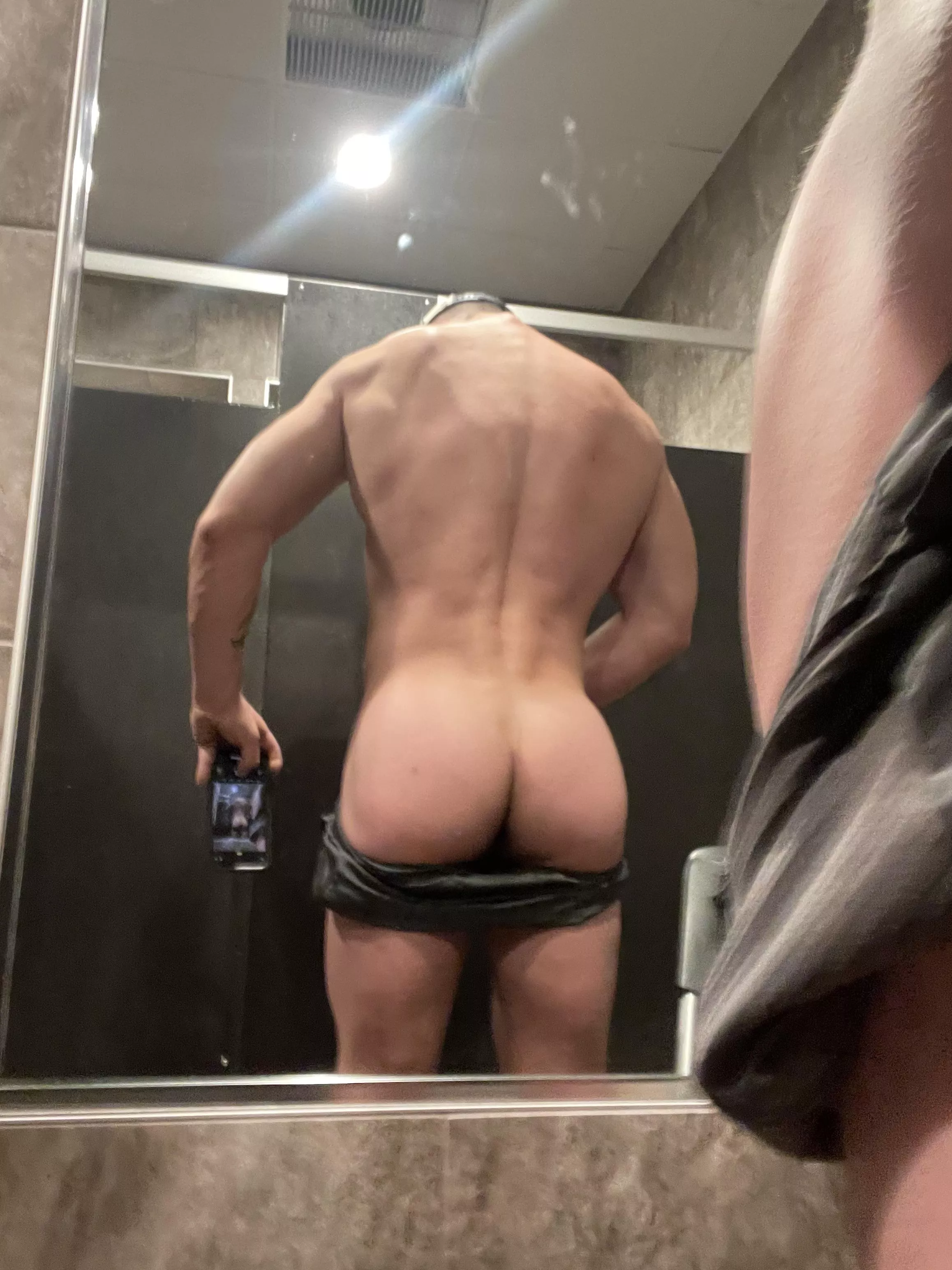 Daddy gets so horny after leg day posted by nickrose623