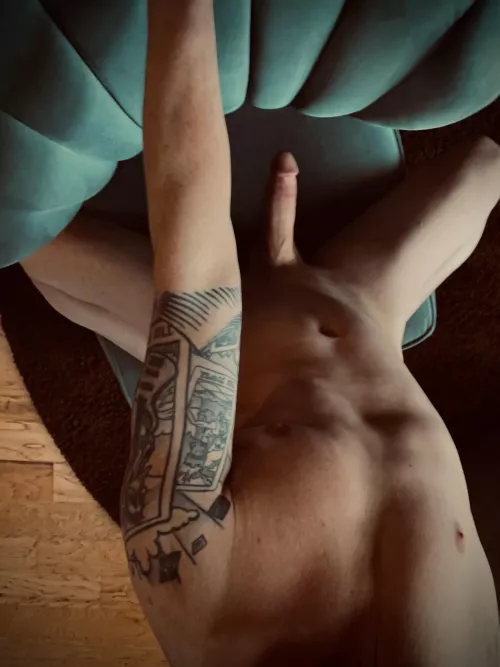 Easy chair by Ghost_of_71