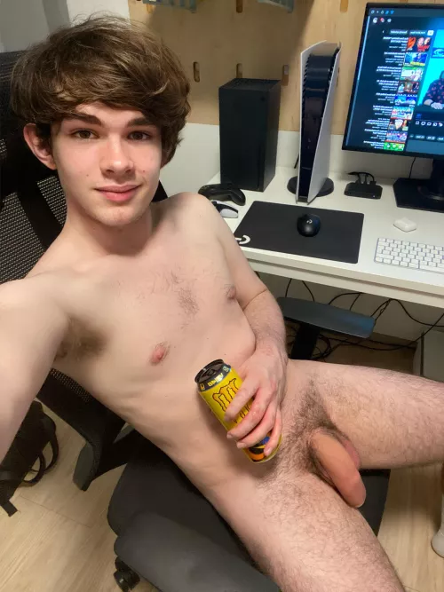 Enjoying a nice evening in my dorm room with some YouTube videos. 👌🏻 by AidenMox