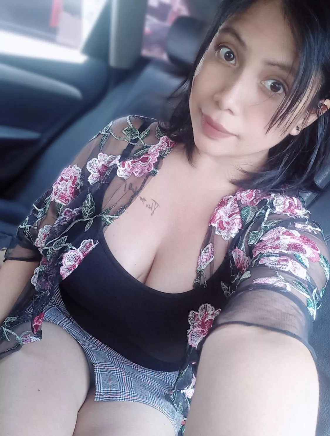 Felt cute in the car 🥰 (F) posted by SexyAzucena