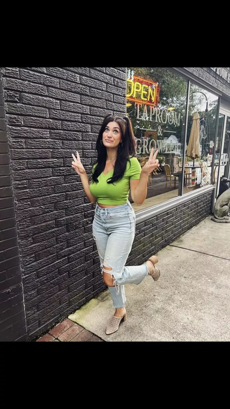 green is my new favorite color posted by Grouchy-Falcon-345