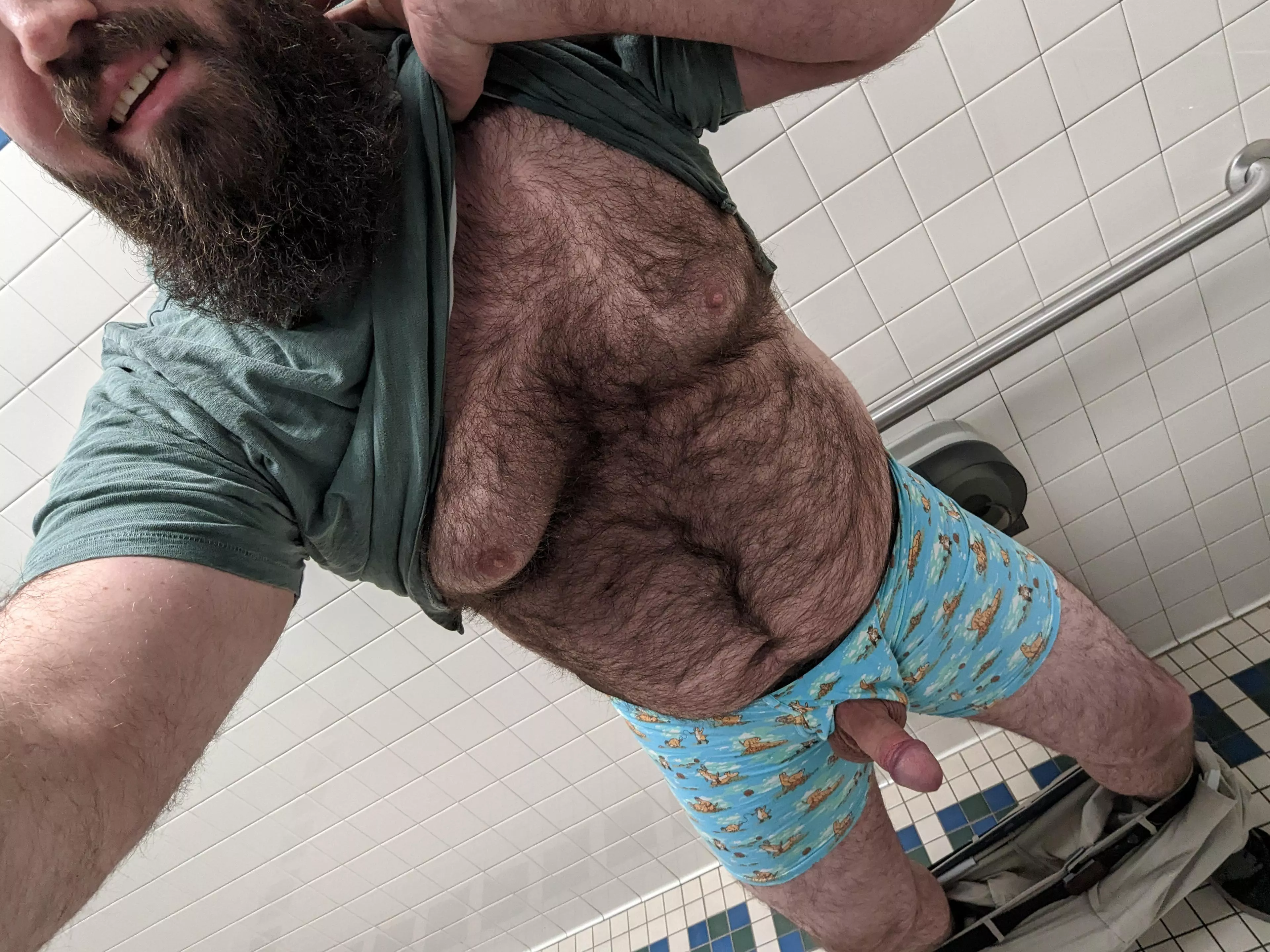 Had to go into the office today... Who wants to help me pass the time?! 😏😏 posted by BeardedAnonnn