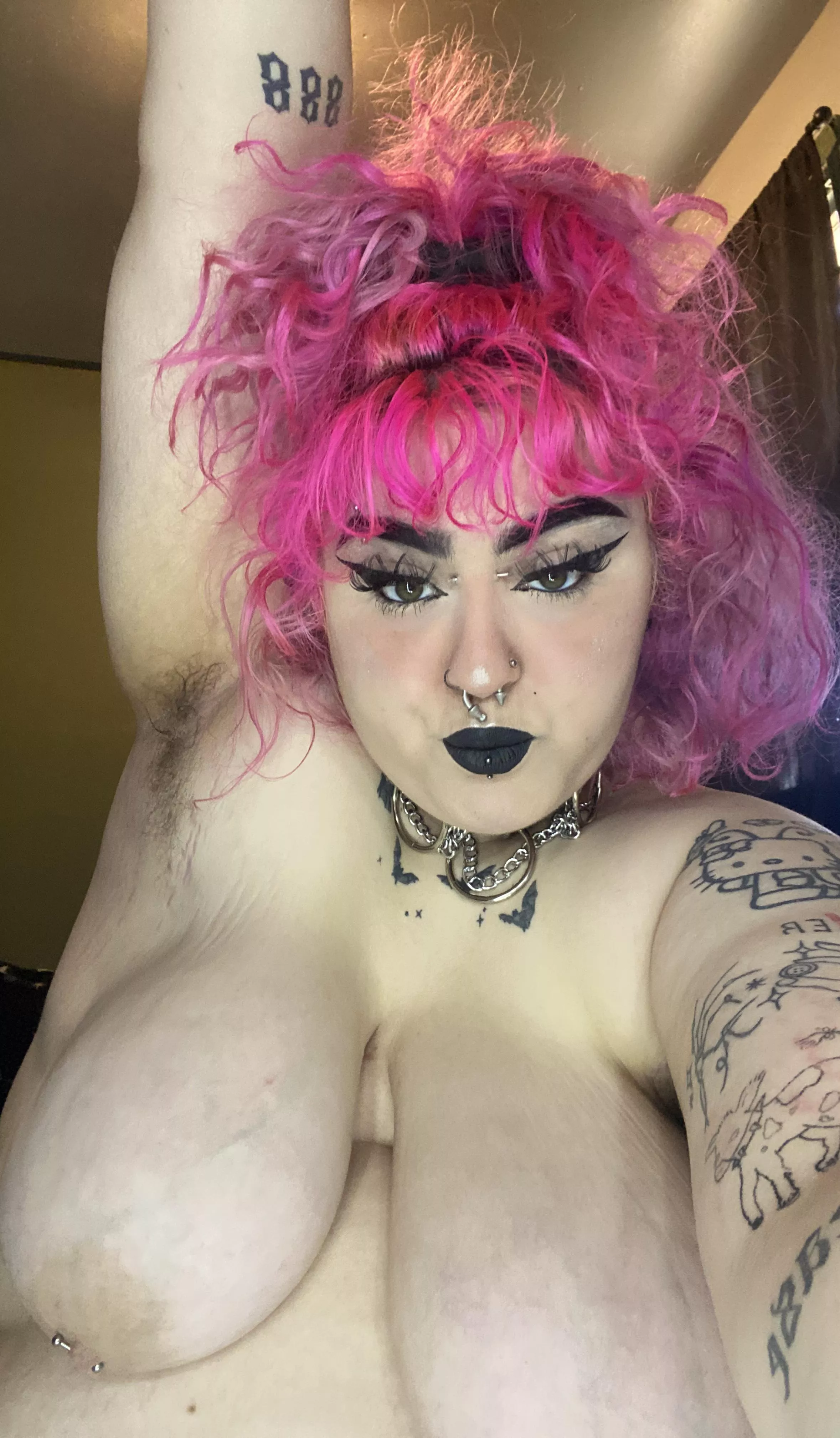 hairy and don’t care 🤷‍♀️ posted by lovemevibe