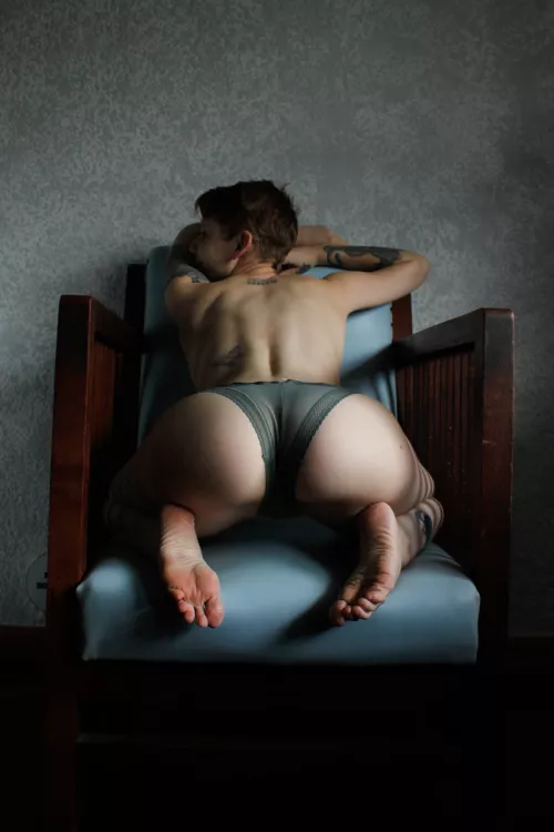 Happy Monday Bum Day! ^^ by stretchykitten