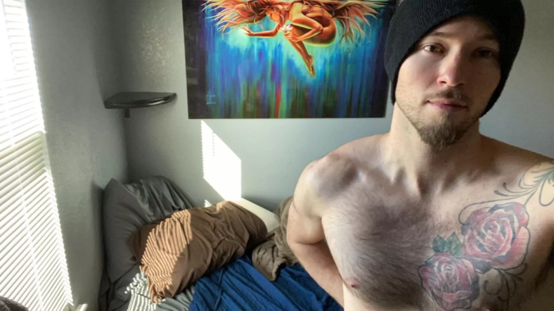 Howdy posted by electrician9999