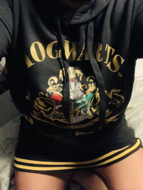 I’ll sit on your [F]ace as I sort you to your house ✨🧙🏾‍♀️ by Littl3Birdie