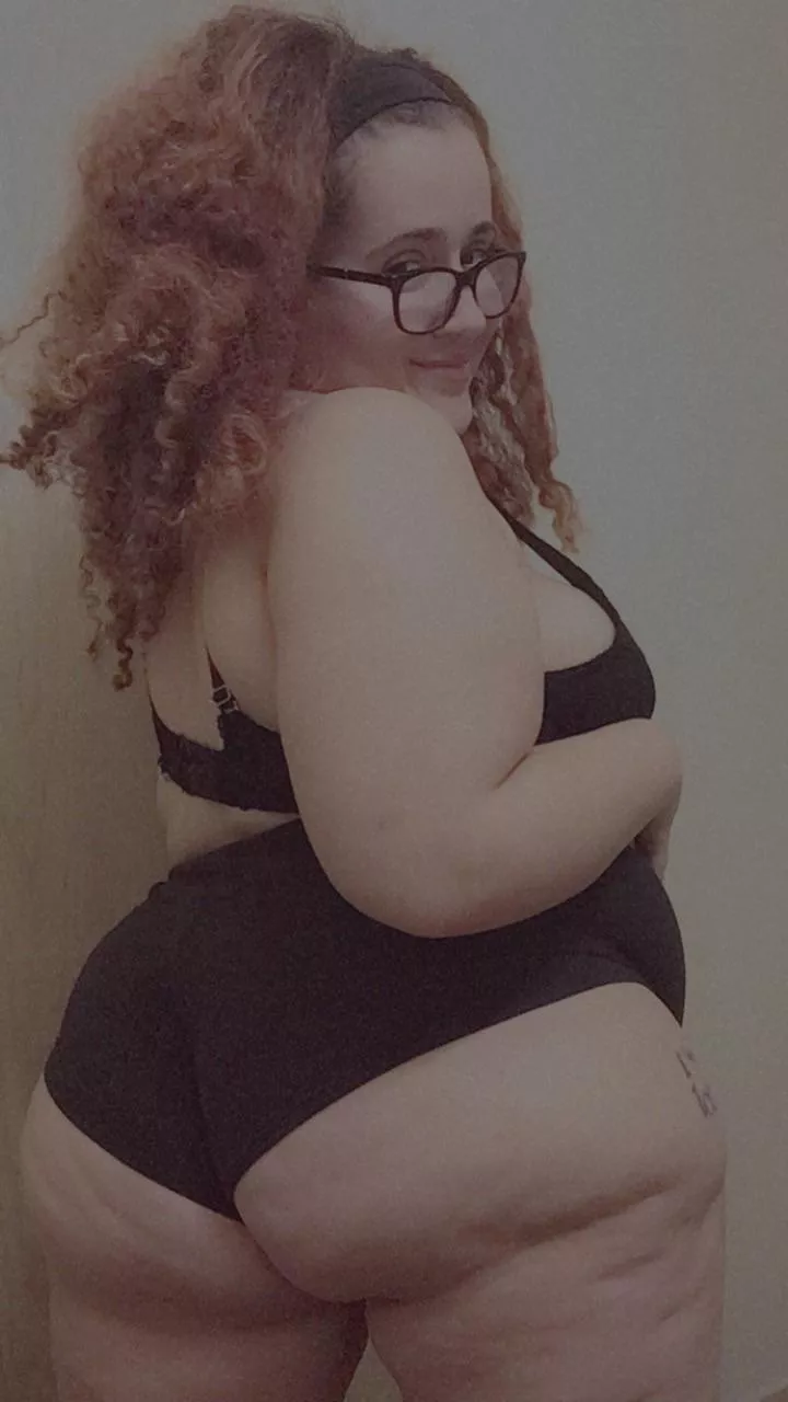 Just peachy 🍑 posted by peachredmess