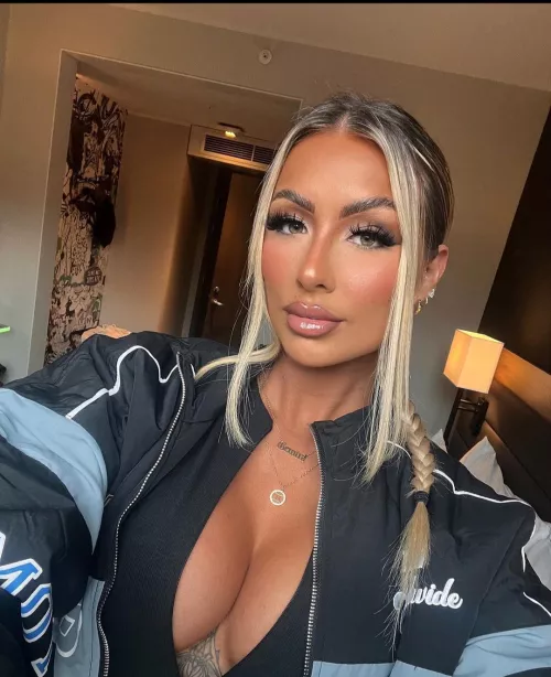 Leah by Itchy-Remote-4762