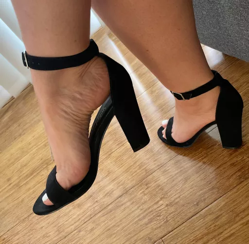 Lick or kiss? by westonthird