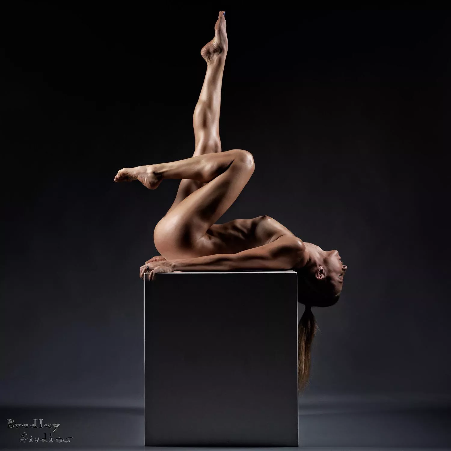 My latest figure photoshoot after cutting super hard :) posted by loracrossxxx