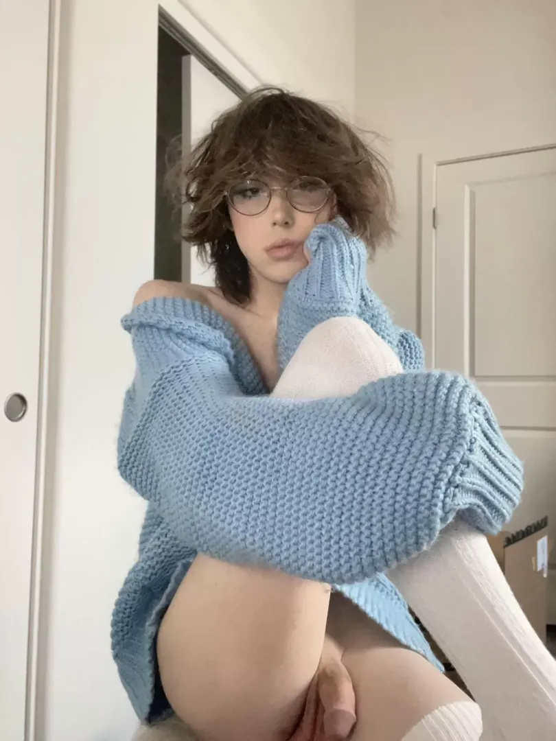 need a femboy to come home to? 💗❄️ :) by bbykoda