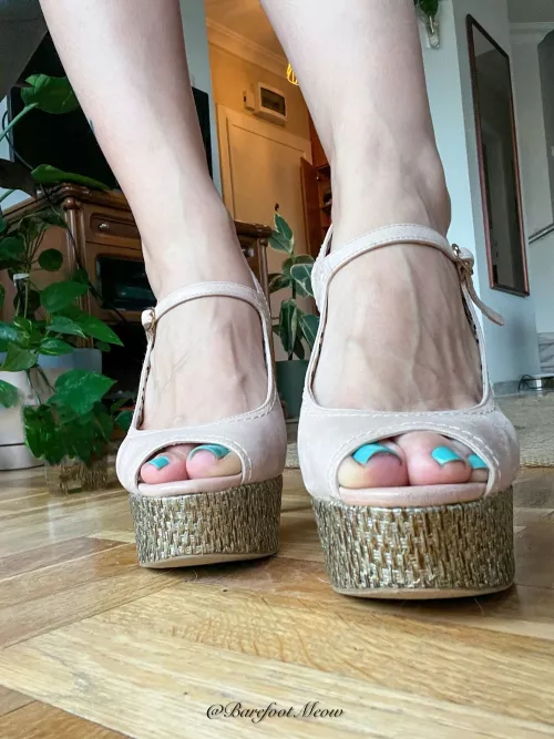 [OC] My favorite nail color with high heels 🌊 by BarefootMeow