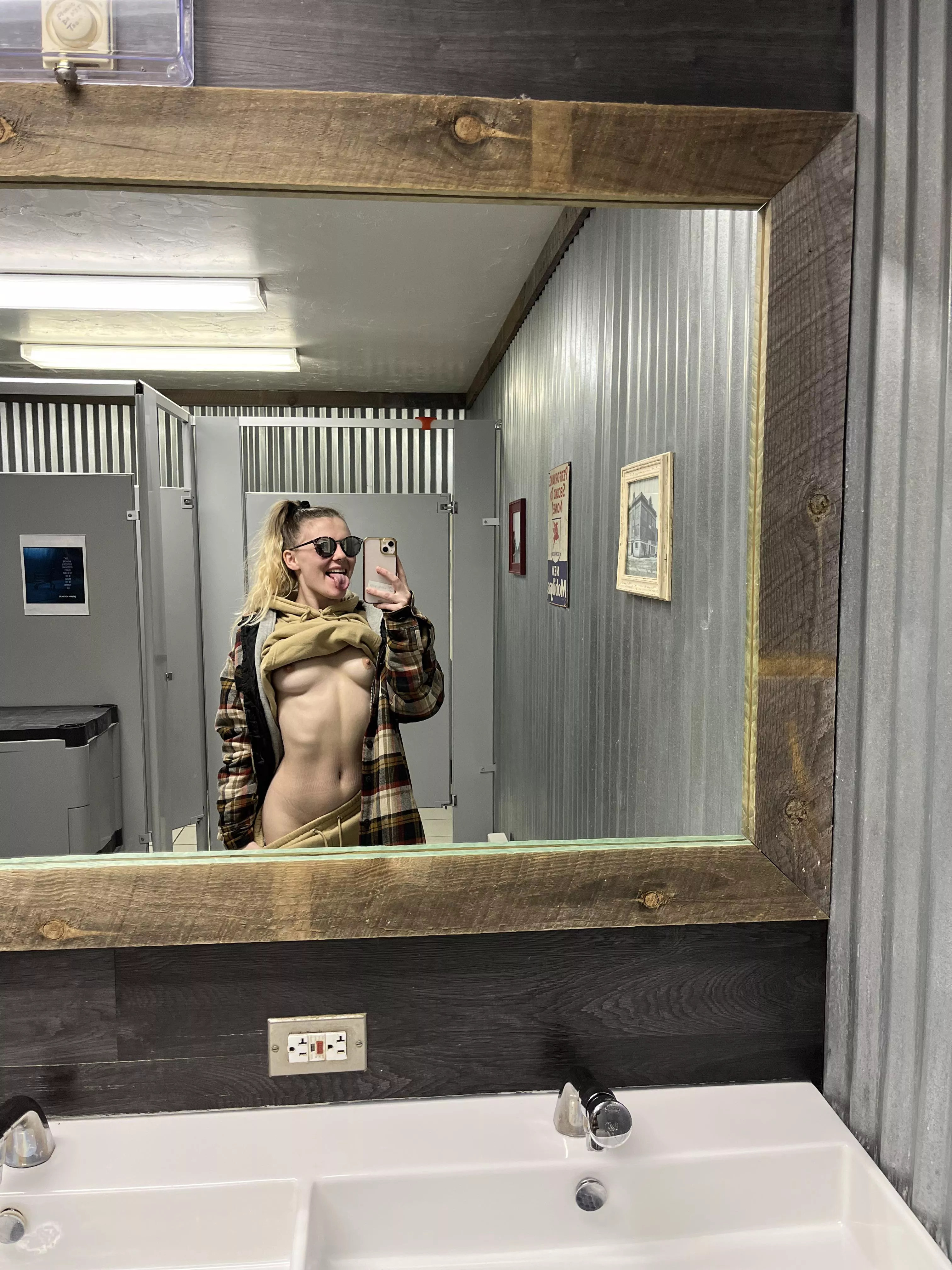 Quick sexy flash posted by Babykaittt