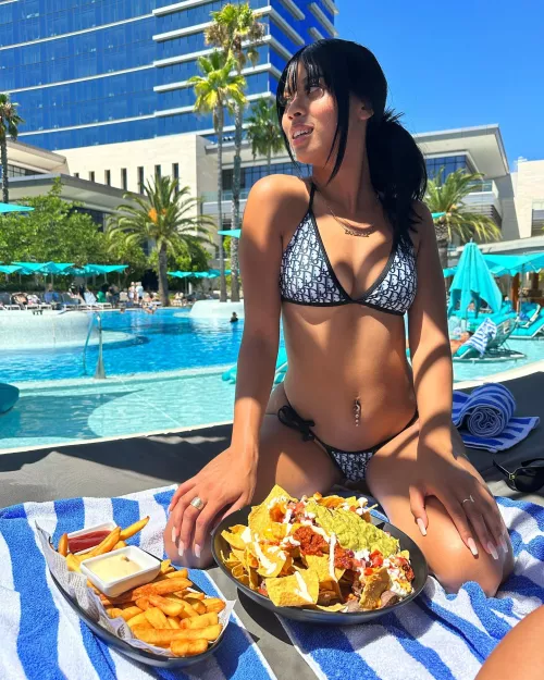 Saved some for me 😛😛 ?? by danianeurypygacv4