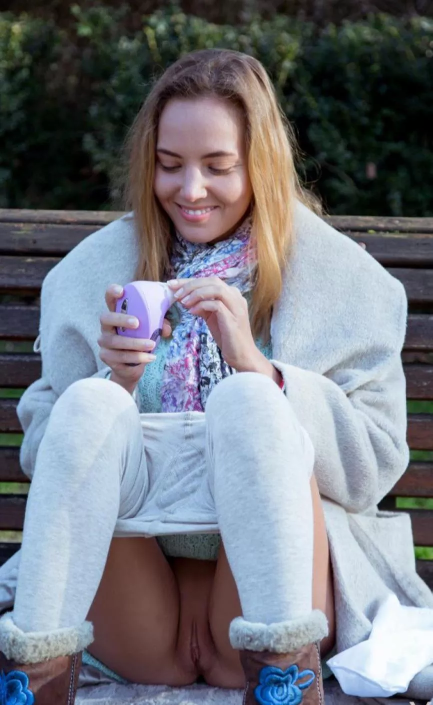 Smile on bench posted by 0rangeeAppeal