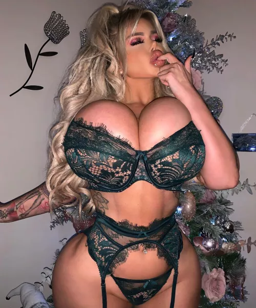 Somebody tell me why the hell am I getting so addicted to bimbos? by yordadd