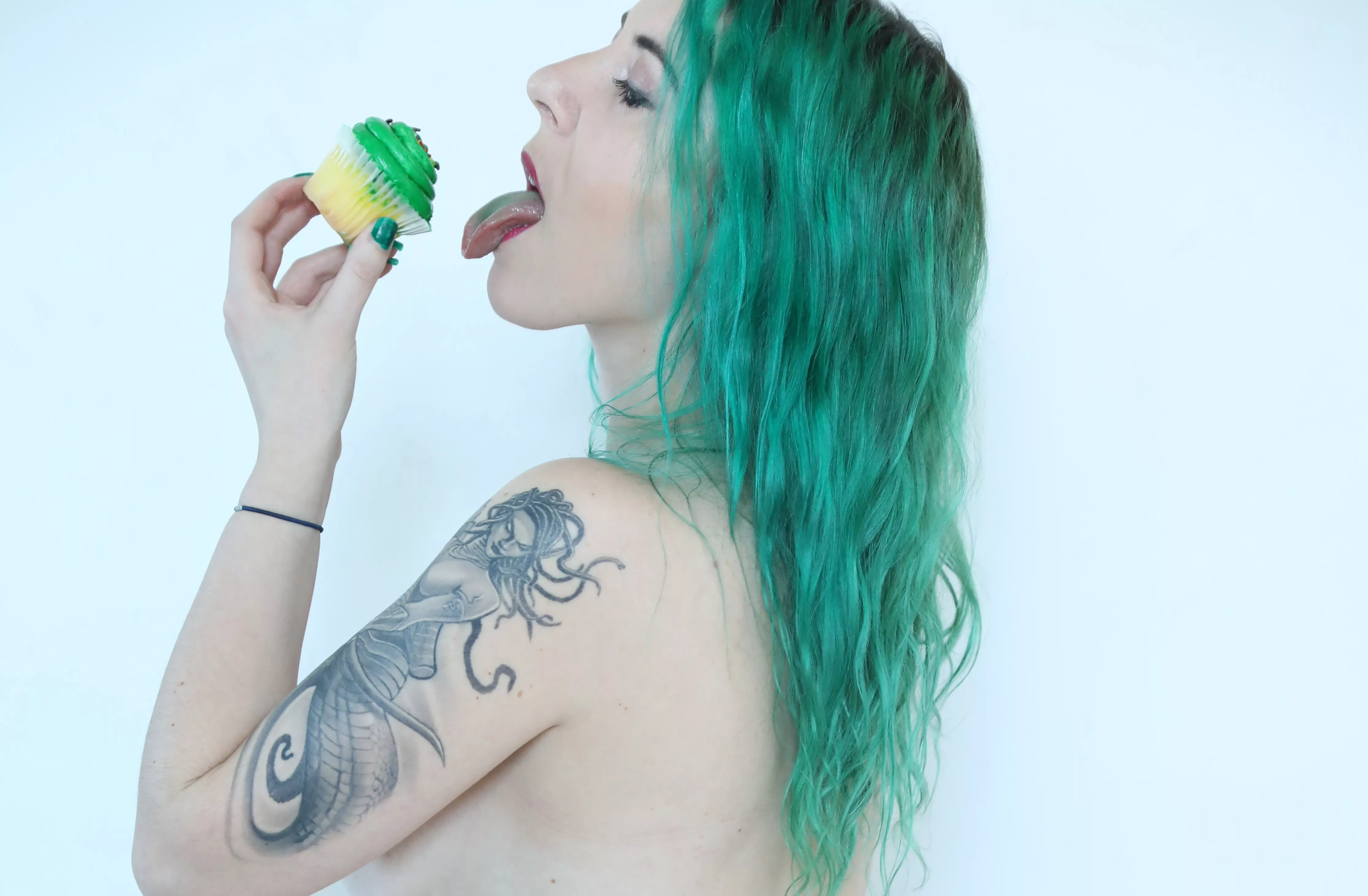 Yummy posted by sirenskiss3