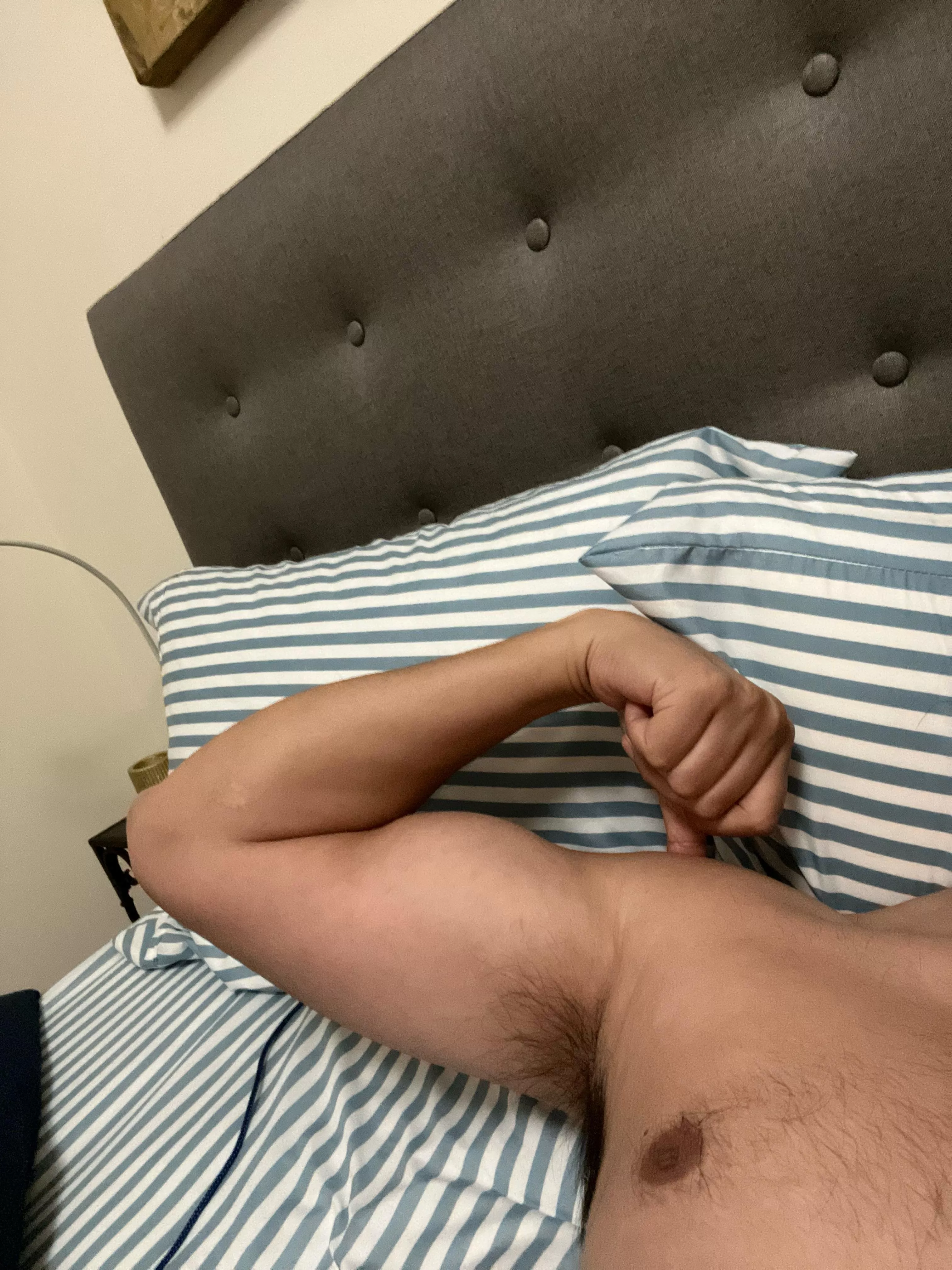 35 m. Bearded rugby bro. Slim/fit. @rorytait2023. 19-25. Fit++ posted by gay341182