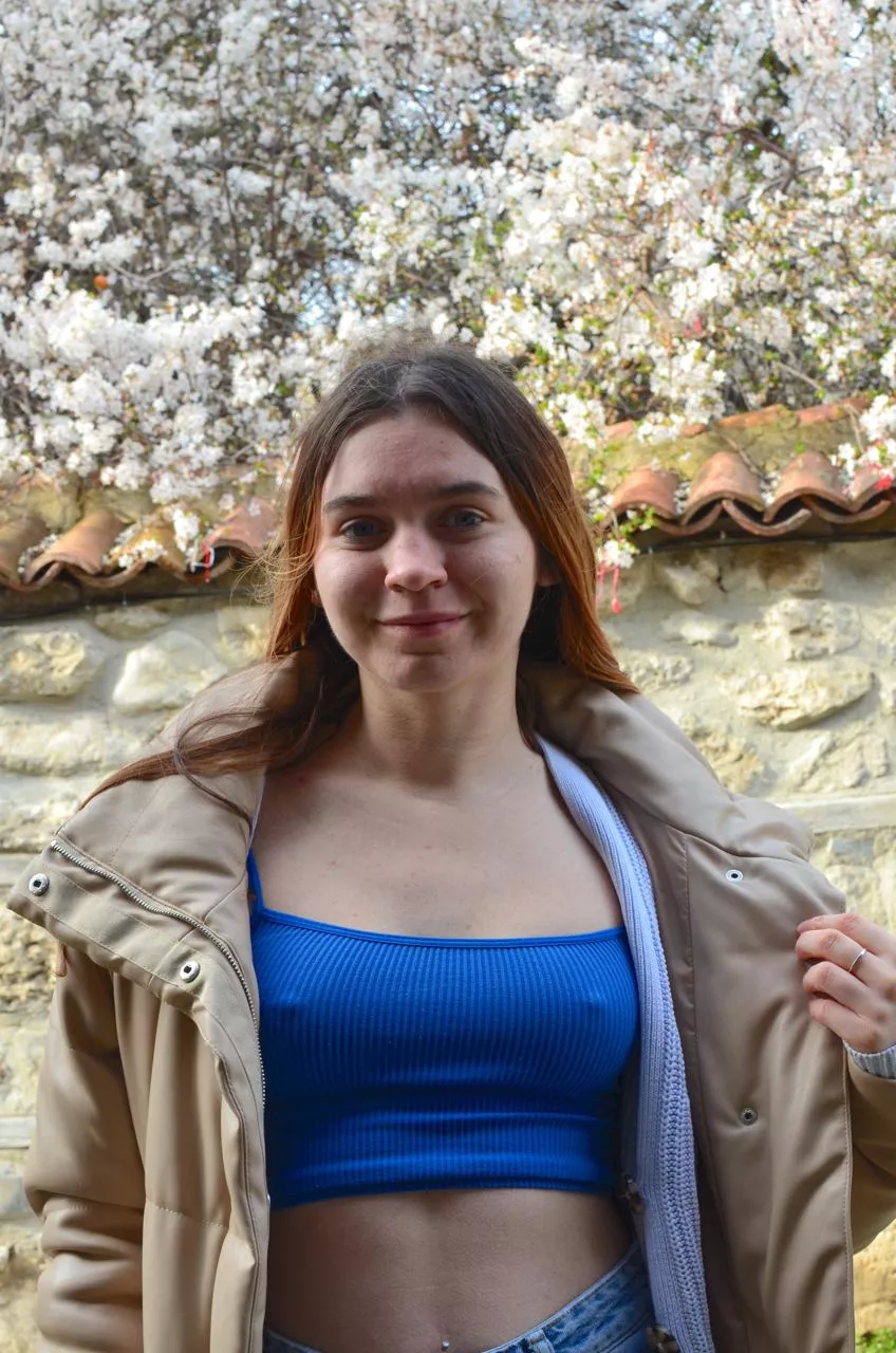 a lot of delicate flowers 😊😋 posted by RevolutionarySun907