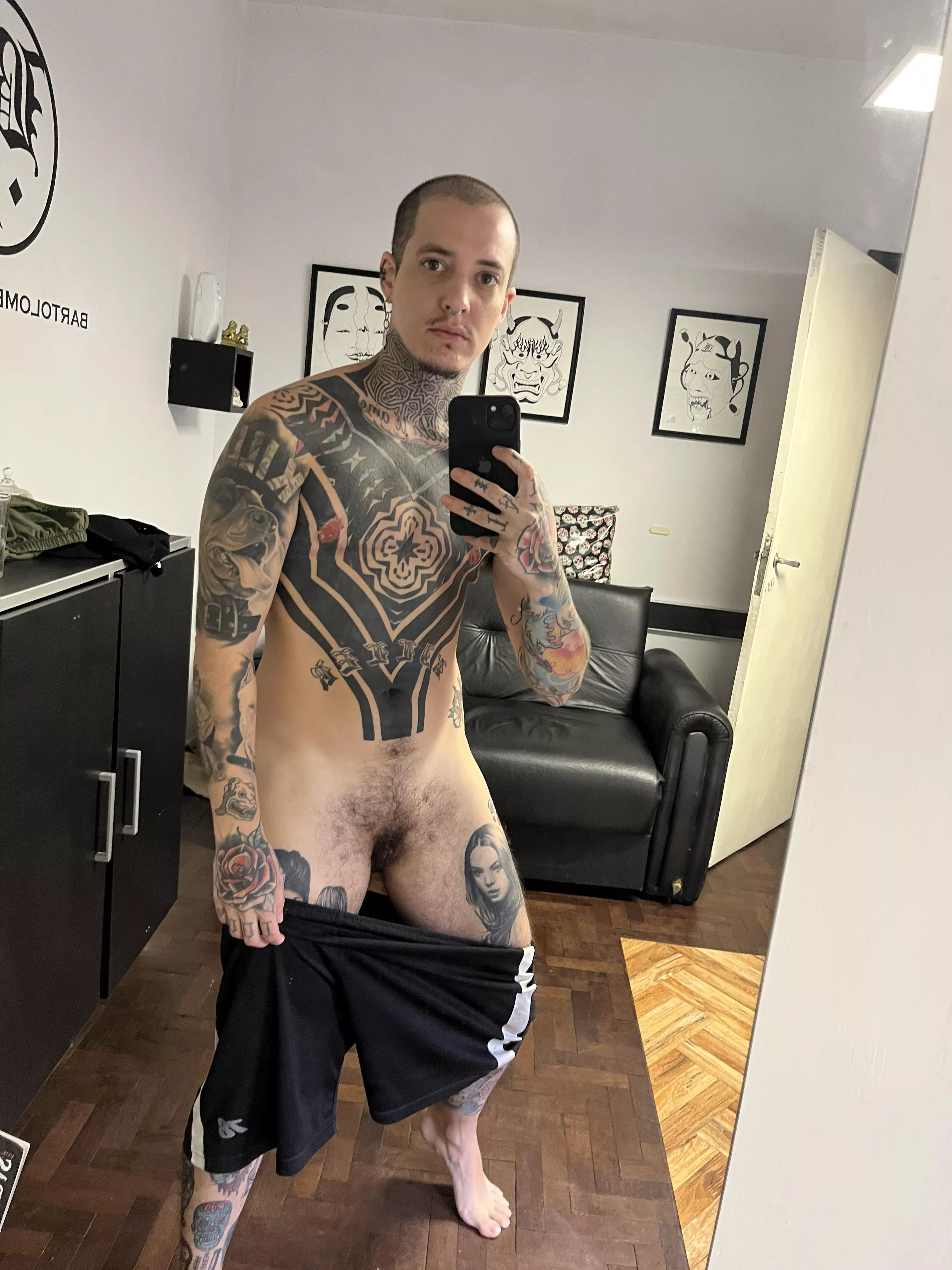 Arriving from the gym, someone who likes to clean me completely? posted by Transmanboy