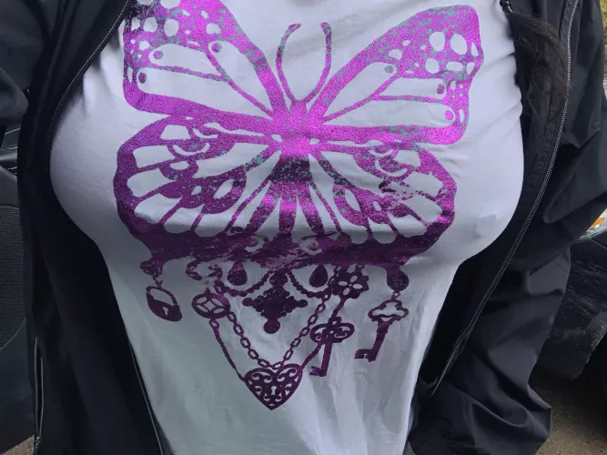 Can you see my heart? 🤍 by Littl3Birdie