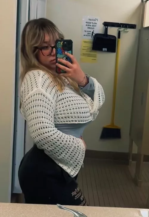 Can't hide that side profile by sensitivemilkshake