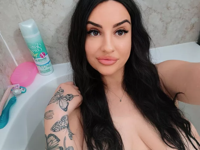 Come wash my body for me 🤤 by lanadoll666