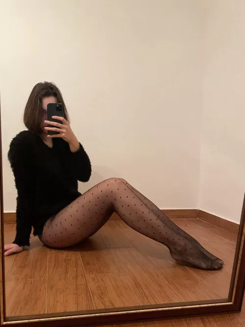 Do you feel like kissing every dot? by Rica_Costa_