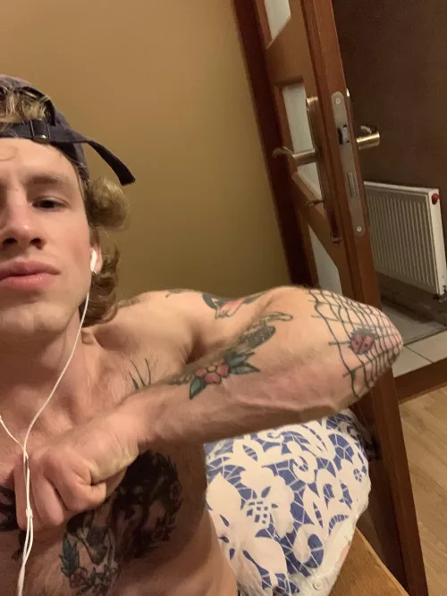 Does it look strong? 👀 by haael12