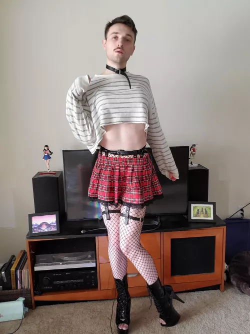 First post, wanted to show off this skirt!! by feminineboyo