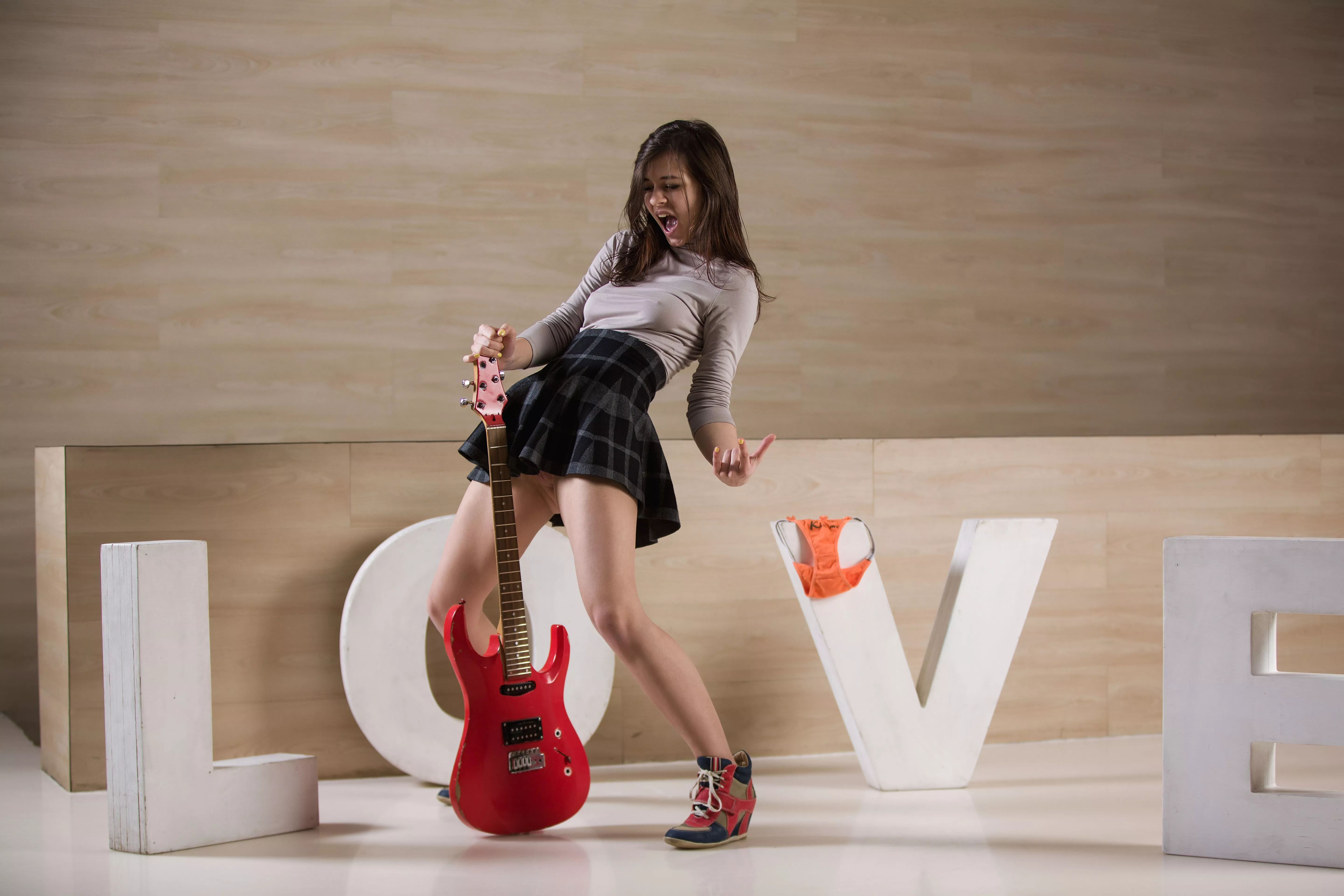 full of energy posted by famegirls